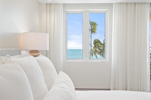 Condo in Miami Beach, Florida, 3 bedrooms  № 1991234 - photo 14