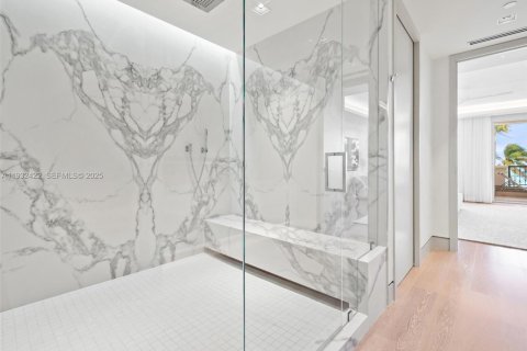 Condo in Miami Beach, Florida, 3 bedrooms  № 1991234 - photo 16