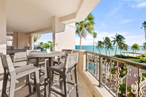 Condo in Miami Beach, Florida, 3 bedrooms  № 1991234 - photo 30