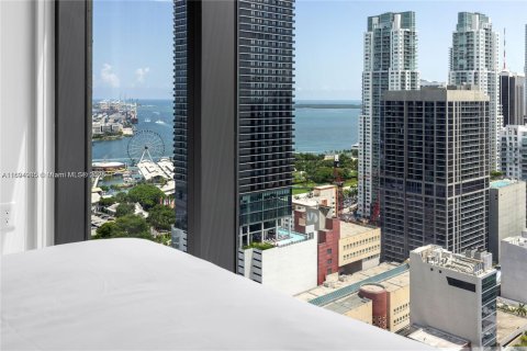 Condo in Miami, Florida, 3 bedrooms  № 2013073 - photo 30