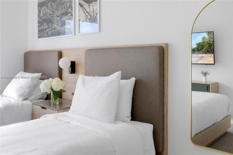 Condo in Miami, Florida, 3 bedrooms  № 2013073 - photo 28