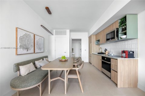 Condo in Miami, Florida, 3 bedrooms  № 2013073 - photo 5