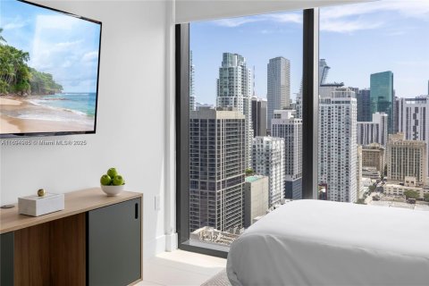 Condo in Miami, Florida, 3 bedrooms  № 2013073 - photo 29