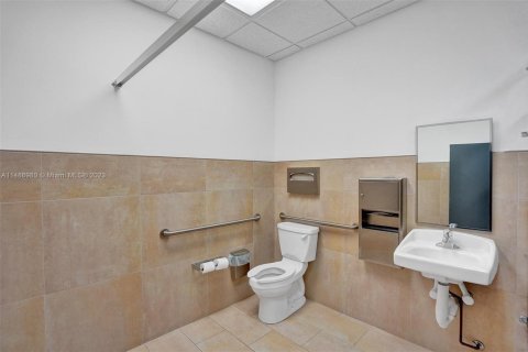 Купить коммерческую недвижимость в Мирамар, Флорида № 1965632 - фото 25