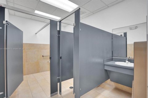 Купить коммерческую недвижимость в Мирамар, Флорида № 1965632 - фото 24