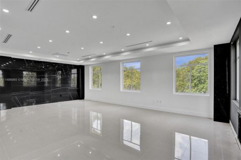 Купить коммерческую недвижимость в Мирамар, Флорида № 1965632 - фото 12