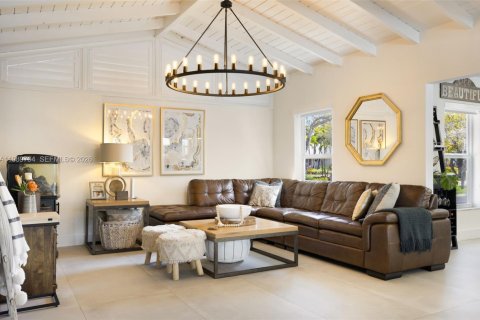 Casa en venta en Palmetto Bay, Florida, 4 dormitorios, 181.44 m2 № 2056573 - foto 6