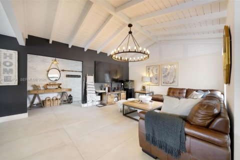 Casa en venta en Palmetto Bay, Florida, 4 dormitorios, 181.44 m2 № 2056573 - foto 7