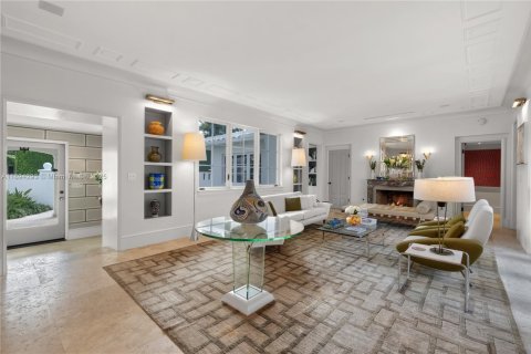 Casa en venta en Miami Beach, Florida, 4 dormitorios, 358.32 m2 № 1949947 - foto 7