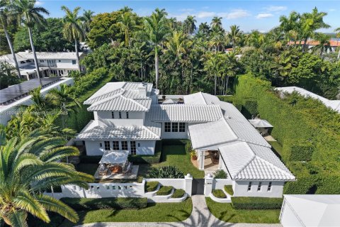 Casa en venta en Miami Beach, Florida, 4 dormitorios, 358.32 m2 № 1949947 - foto 1