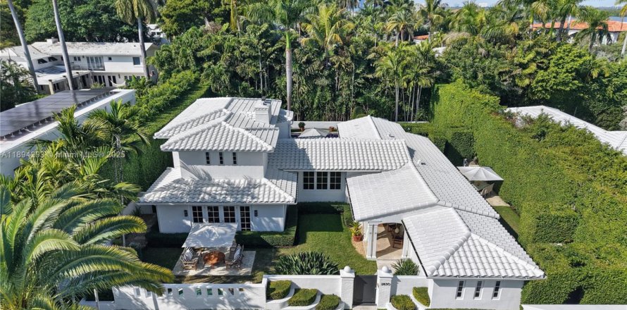 Casa en Miami Beach, Florida 4 dormitorios, 358.32 m2 № 1949947