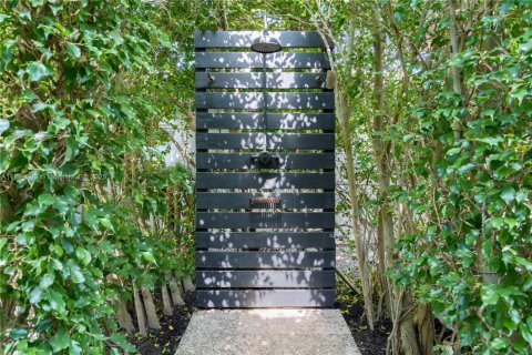 Casa en venta en Miami Beach, Florida, 4 dormitorios, 358.32 m2 № 1949947 - foto 27