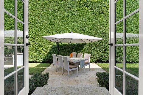 Casa en venta en Miami Beach, Florida, 4 dormitorios, 358.32 m2 № 1949947 - foto 21