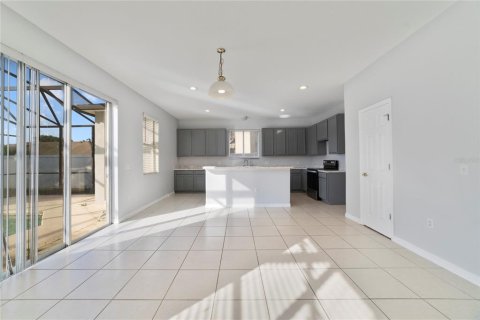 House in Kissimmee, Florida 5 bedrooms, 321.44 sq.m. № 1880866 - photo 4