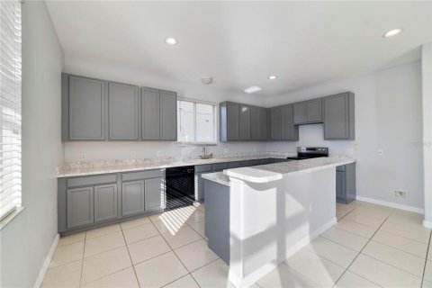 House in Kissimmee, Florida 5 bedrooms, 321.44 sq.m. № 1880866 - photo 8
