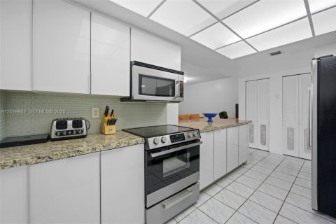 Adosado en alquiler en Hallandale Beach, Florida, 3 dormitorios, 162.58 m2 № 2085993 - foto 8