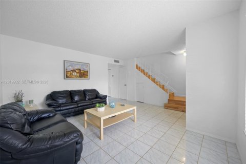 Adosado en alquiler en Hallandale Beach, Florida, 3 dormitorios, 162.58 m2 № 2085993 - foto 3