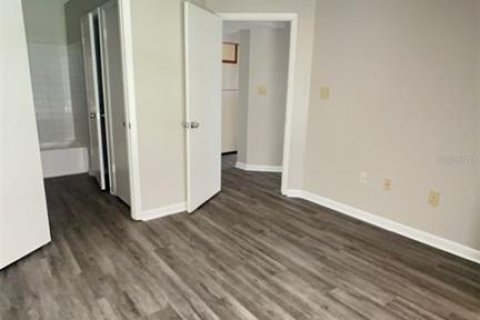 Снять в аренду кондоминиум в Тампа, Флорида 3 комнаты, 59.55м2, № 1810747 - фото 17