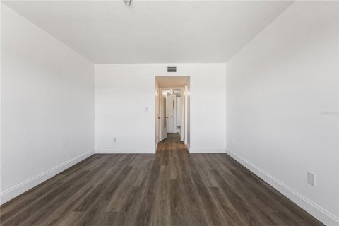 Купить кондоминиум в Сент-Питерсберг, Флорида 5 комнат, 96.15м2, № 2097550 - фото 13