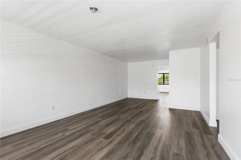 Купить кондоминиум в Сент-Питерсберг, Флорида 5 комнат, 96.15м2, № 2097550 - фото 3