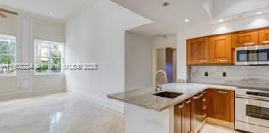 Кондоминиум с 1 спальней в Корал-Гейблс, Флорида № 1954724