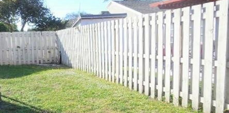 House in Davie, Florida 3 bedrooms, 115.57 sq.m. № 1175039