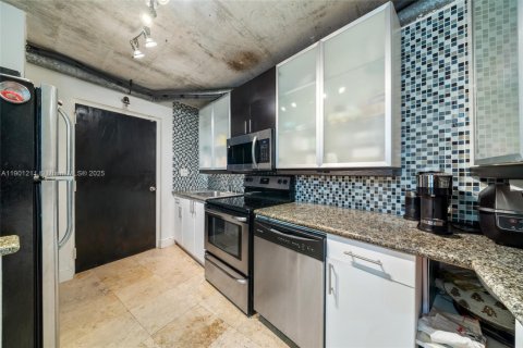 Copropriété à louer à Miami, Floride: 1 chambre, 85.01 m2 № 1952327 - photo 13