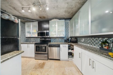 Copropriété à louer à Miami, Floride: 1 chambre, 85.01 m2 № 1952327 - photo 12