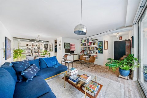 Copropriété à louer à Miami, Floride: 1 chambre, 85.01 m2 № 1952327 - photo 1