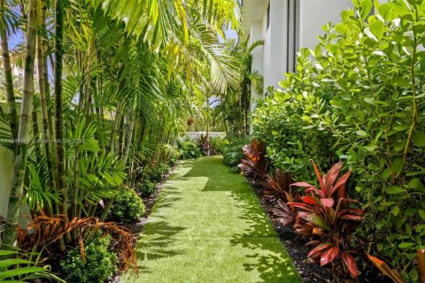 House in Fort Lauderdale, Florida 4 bedrooms, 282.33 sq.m. № 1839755 - photo 30