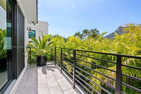 House in Fort Lauderdale, Florida 4 bedrooms, 282.33 sq.m. № 1839755 - photo 18
