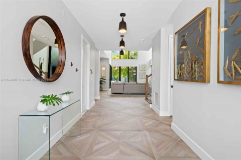House in Fort Lauderdale, Florida 4 bedrooms, 282.33 sq.m. № 1839755 - photo 12