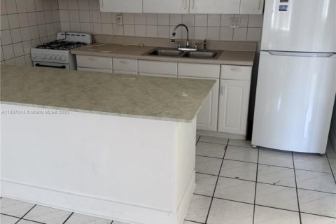 Condominio en alquiler en Hollywood, Florida, 1 dormitorio, 40.88 m2 № 1935285 - foto 7