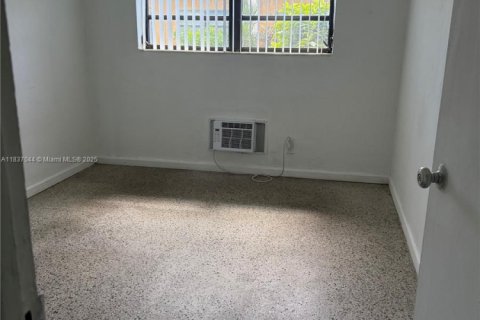 Condominio en alquiler en Hollywood, Florida, 1 dormitorio, 40.88 m2 № 1935285 - foto 10