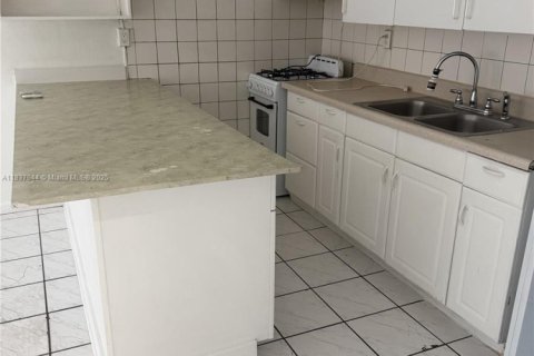 Condominio en alquiler en Hollywood, Florida, 1 dormitorio, 40.88 m2 № 1935285 - foto 6