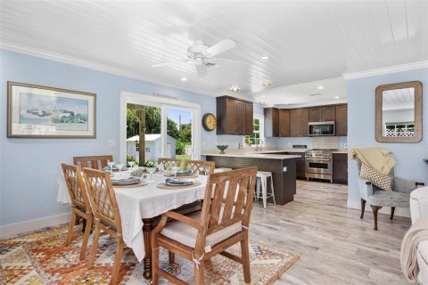 House in Vero Beach, Florida 4 bedrooms, 231.61 sq.m. № 1846684 - photo 10