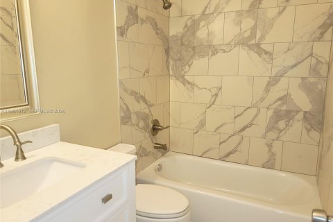 Villa ou maison à louer à Stuart, Floride: 3 chambres, 117.34 m2 № 2024366 - photo 11