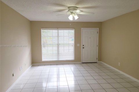 Villa ou maison à louer à Stuart, Floride: 3 chambres, 117.34 m2 № 2024366 - photo 6