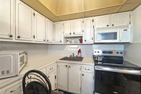 Copropriété à vendre à Boynton Beach, Floride: 1 chambre, 57.97 m2 № 2013520 - photo 4