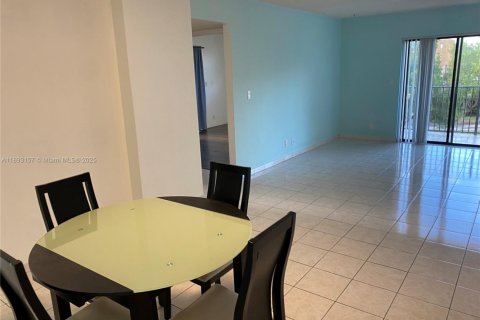 Copropriété à louer à Hallandale Beach, Floride: 1 chambre, 79.34 m2 № 1946780 - photo 5
