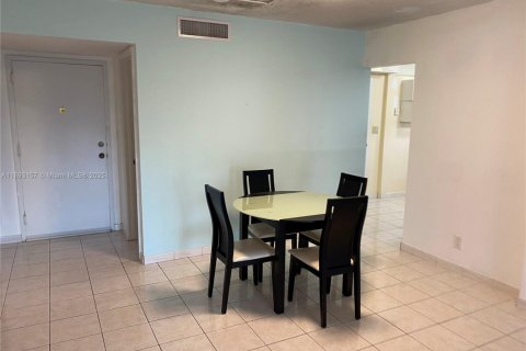 Copropriété à louer à Hallandale Beach, Floride: 1 chambre, 79.34 m2 № 1946780 - photo 6