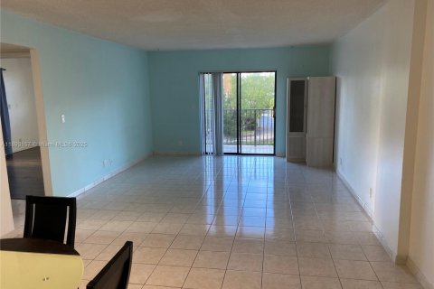 Copropriété à louer à Hallandale Beach, Floride: 1 chambre, 79.34 m2 № 1946780 - photo 4