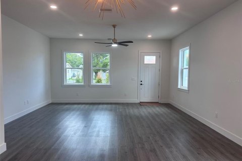 Touwnhouse à vendre à Saint Petersburg, Floride: 3 chambres, 197.42 m2 № 2413786 - photo 6