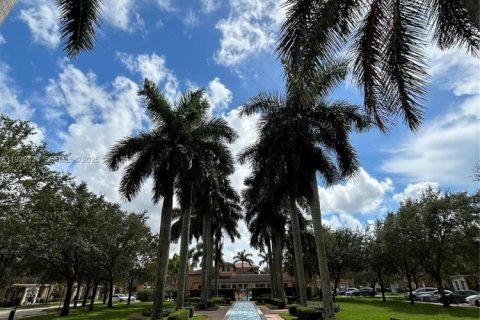 Condo in Pembroke Pines, Florida, 2 bedrooms № 1990281 - photo 23