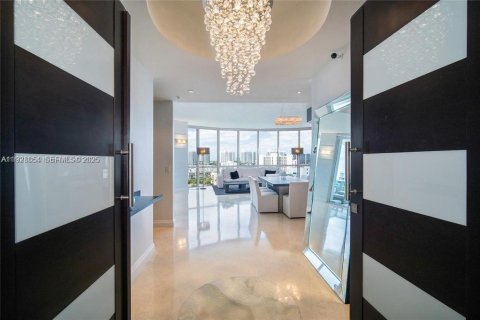 Condominio en Sunny Isles Beach, Florida, 3 dormitorios  № 2076830