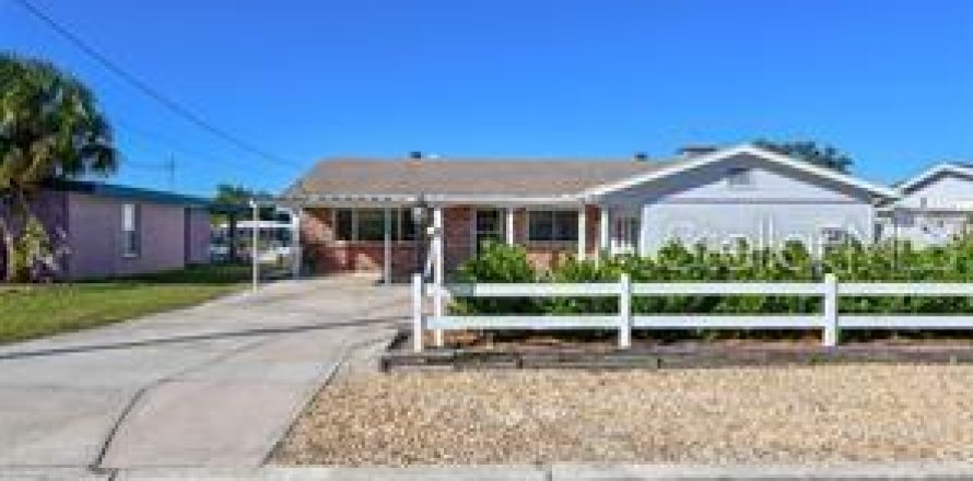 Casa en Bradenton, Florida 3 dormitorios, 179.67 m2 № 1915451
