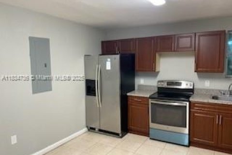 Villa ou maison à vendre à Miami, Floride: 4 chambres, 128.67 m2 № 1939802 - photo 4