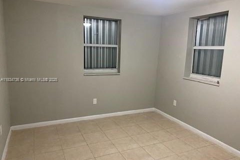 Villa ou maison à vendre à Miami, Floride: 4 chambres, 128.67 m2 № 1939802 - photo 3