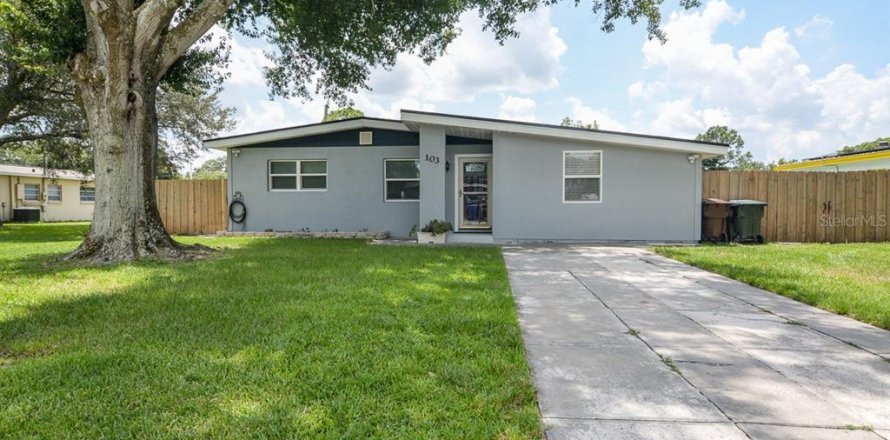 House in Kissimmee, Florida 3 bedrooms, 127.09 sq.m. № 2231234