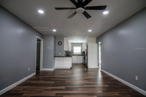 House in Kissimmee, Florida 3 bedrooms, 127.09 sq.m. № 2231234 - photo 2